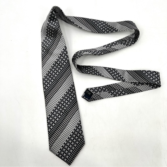 ADOLFO Men's Silver & Black Abstract Stripe 100% Silk Tie - Picture 5 of 7
